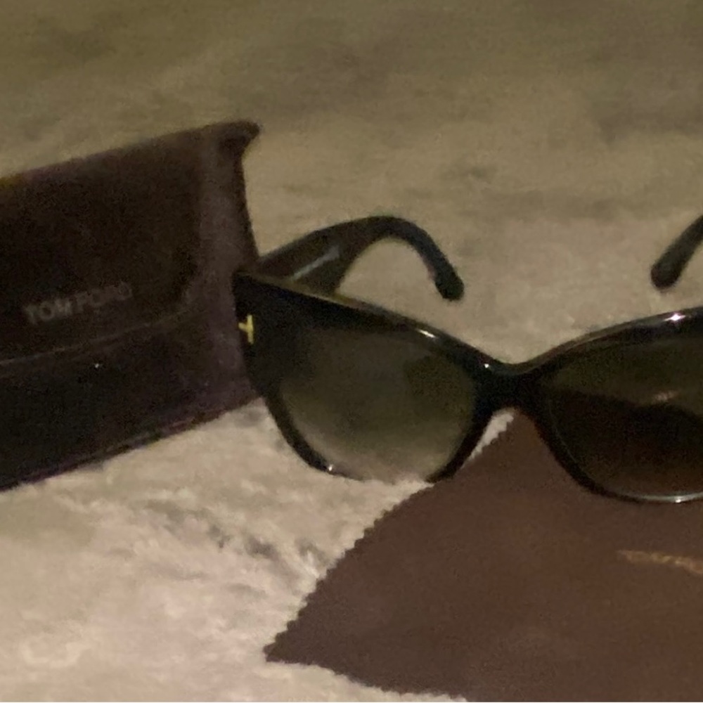 Gorgeous Tom Ford Big Cat Eye Sunglasses